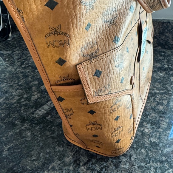 MCM XL Leni Shopper in Visetos Tote Bag, Purse. NWT Authentic $980 - Picture 6 of 16